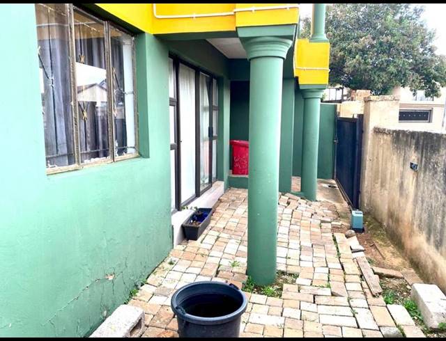 5 BEDROOM HOUSE FOR SALE IN NATURENA